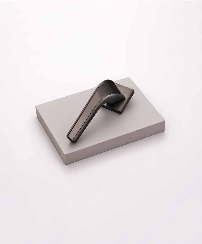 Elegant Lever Door Handle